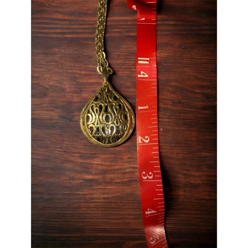 Vintage Gold-Tone Filigree Teardrop Pendant Necklace - Picture 8 of 9